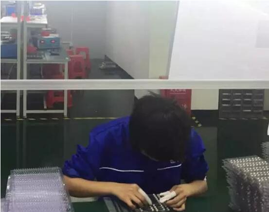 Guangdong Chaozhou girl, 95, oh, hair a little like a boy, in fact, is still pretty wide dress to drop